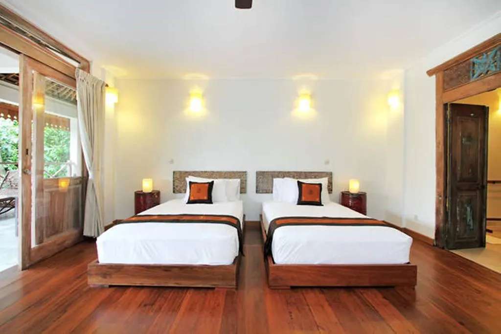 Villa Varuna Legian   Legian (Bali)
